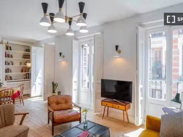 ¡En alquiler! Apartamento de 2 dormitorios en alquiler en Emba.