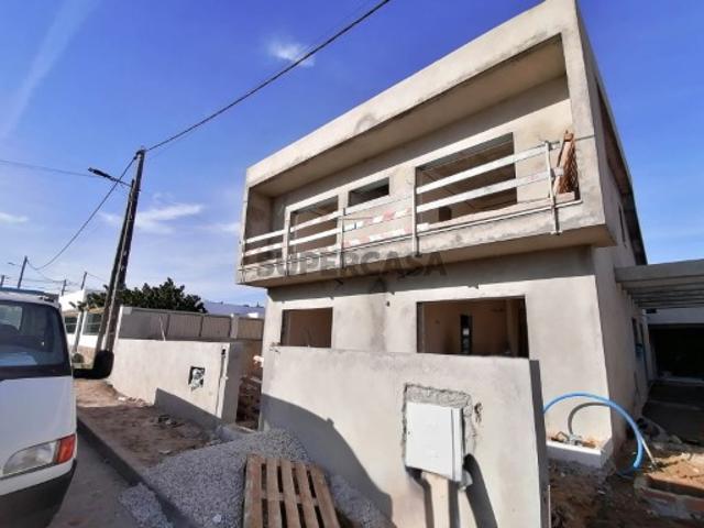 OFERTA DA ESCRITURA | Moradia T4 | Piscina | Em construção | Fernão Ferro