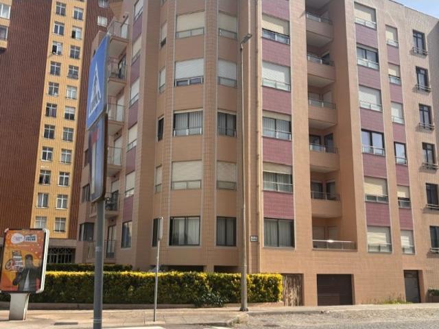 Oferta da Escritura e Registo. Apartamento T2 na Póvoa de Varzim