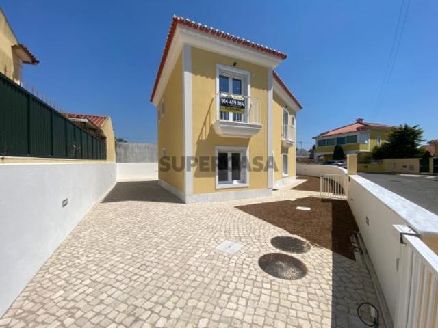 OFERTA ESCRITURA NOTARIAL| Moradia T3+1 | Construção Nova | Localizado em Pexiligais | Não perca a oportunidade, marque já a sua visita!