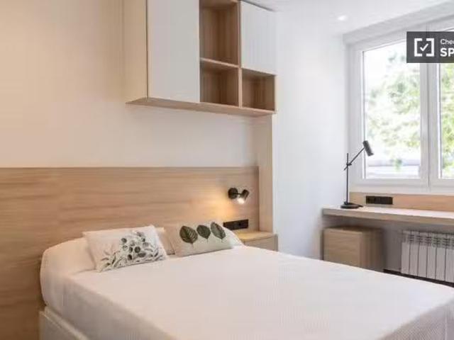 Bonito Habitación compartida de 7 habitaciones en alquiler en.