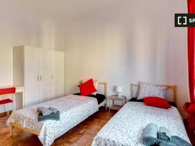 Nuevo Habitación en apartamento de 10 habitaciones en el Eixam.