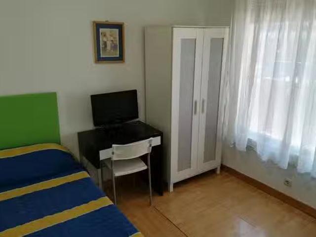 ¡En alquiler! Habitación en Avenida de los Toreros, Guindalera