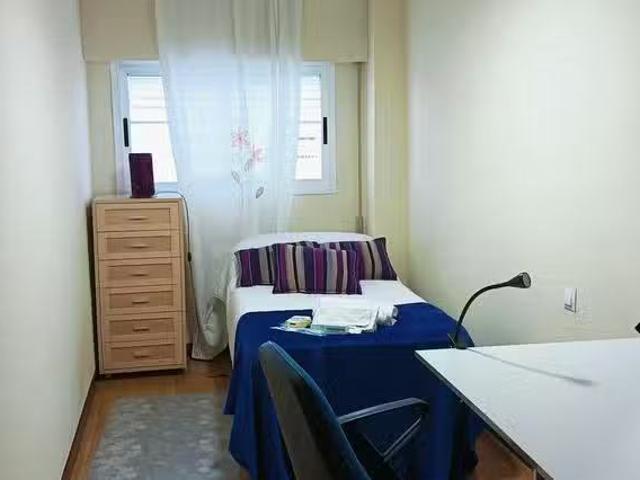 ¡Oferta! Habitación en Calle Cjal. Francisco José Jiménez Mart.