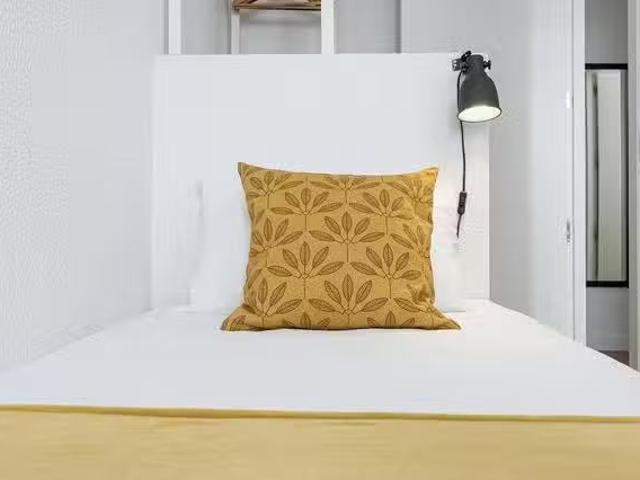 ¡Oferta! Habitación en Calle de Alberto Aguilera, Gaztambide