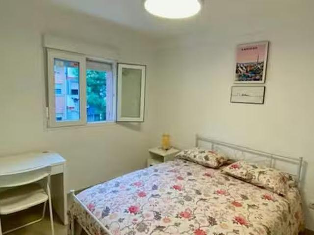 Bonito Habitación en Calle de Benimamet, Villaverde
