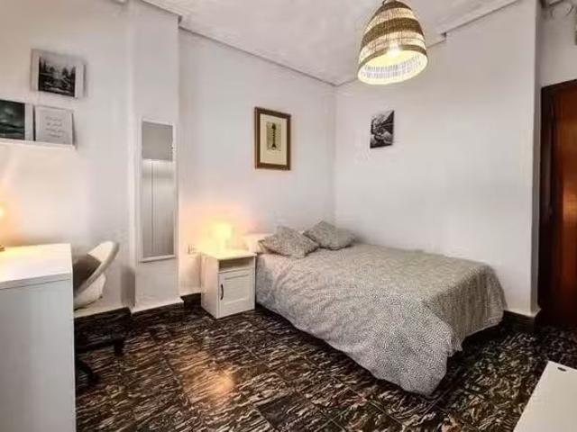 Encantador Habitación en Calle de Castellón