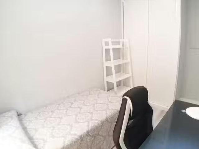 ¡Renta! Habitación en Calle de Fernández de los Ríos, Gaztambide