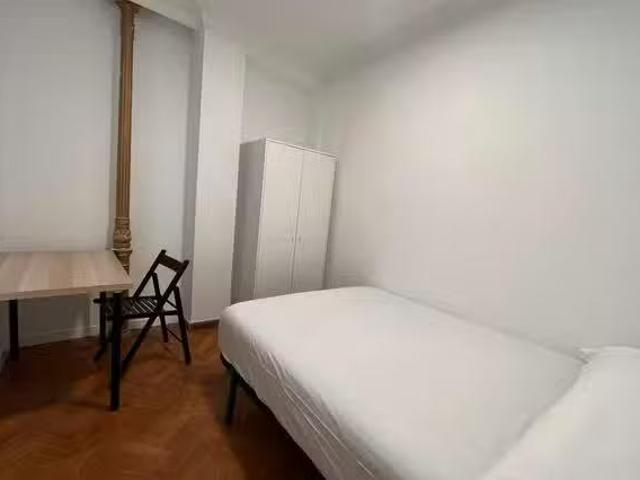 Encantador Habitación en Calle de Grafal, Palacio