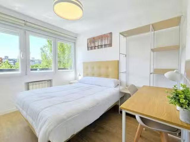¡Oferta! Habitación en Calle de Italia