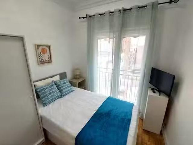 Encantador Habitación en Calle de Juan Bautista de Toledo