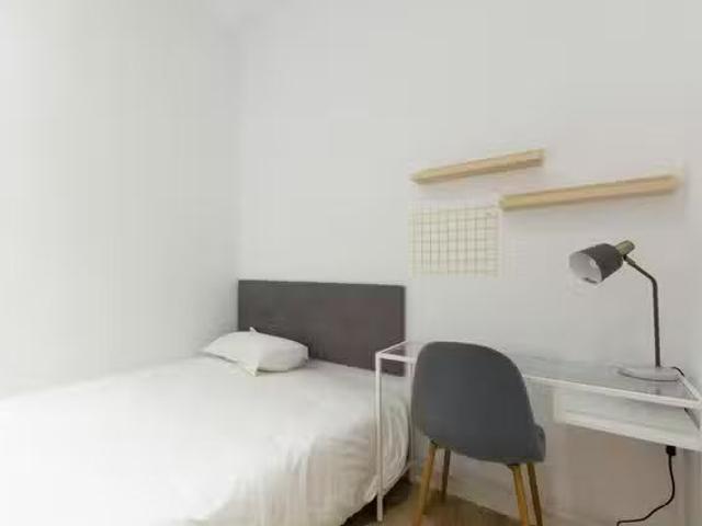 ¡Renta! Habitación en Calle de los Caños del Peral, Palacio