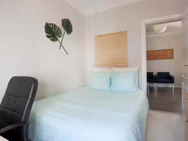 Encantador Habitación en Calle de Mantuano
