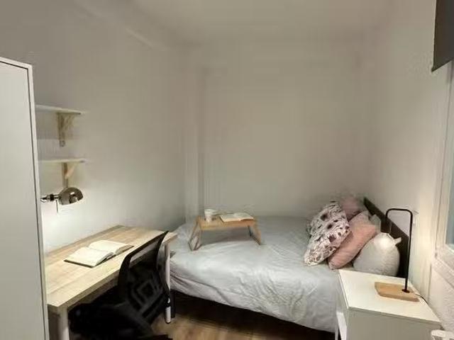 Acogedor Habitación en Calle de Nuestra Señora del Carmen, Tet.