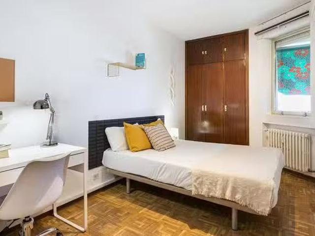Bonito Habitación en Calle de Orense