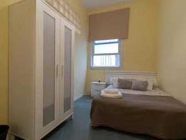 Bonito Habitación en Calle de Santa Engracia, Trafalgar