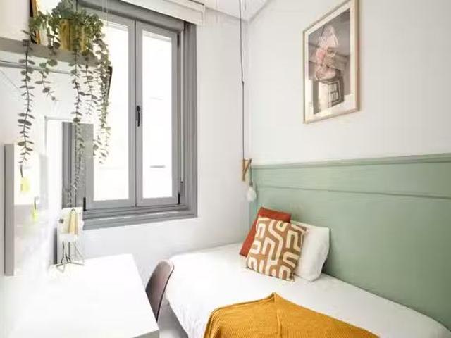 Encantador Habitación en Calle de San Lorenzo, Centro