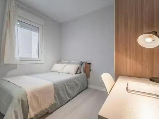 ¡En alquiler! Habitación en Calle Ganges, Ciudad Lineal
