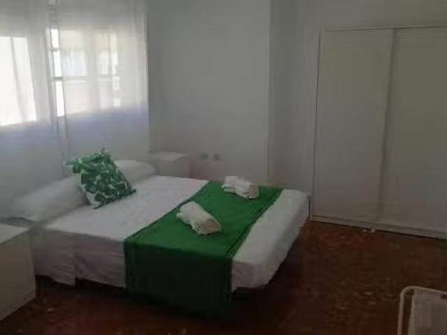 ¡Recién llegado! Habitación en Calle Juan de la Encina