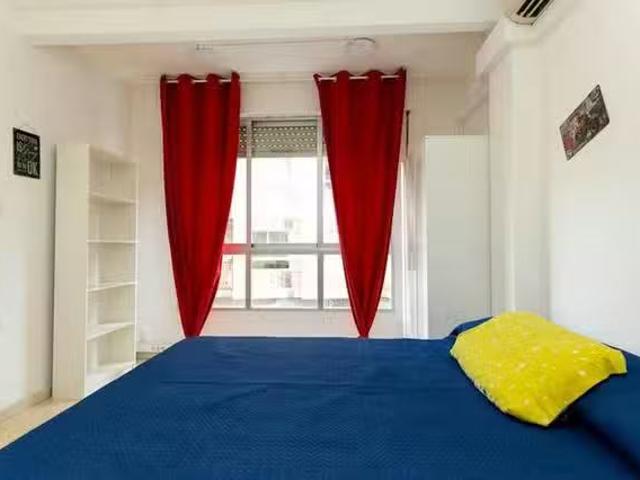 ¡Recién llegado! Habitación en Calle Luis Braille, Figares
