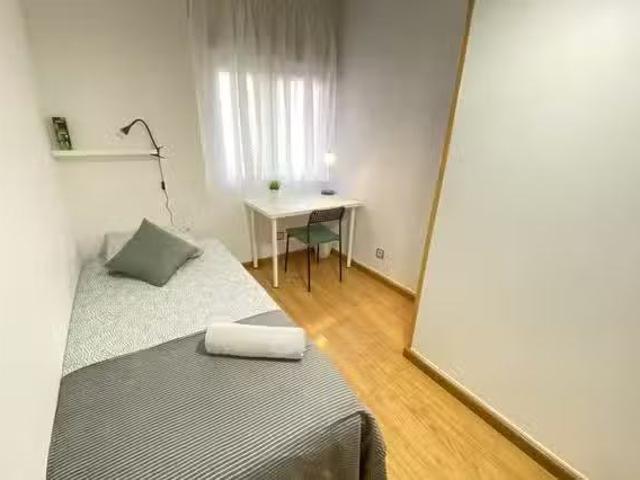 Bonito Habitación en Calle Manuel Pavía