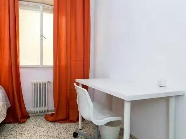¡Renta! Habitación en Calle Pedro Antonio de Alarcón, Camino d.