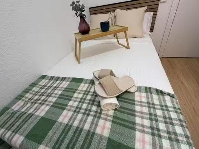 Único Habitación en Calle Río Sil, Junta Municipal 1