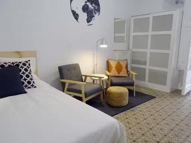 Bonito Habitación en Carrer Gran de Gràcia
