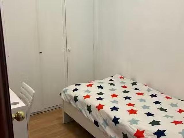 Bonito Habitación en Carrer d'Àvila, El Parc i la Llacuna del.