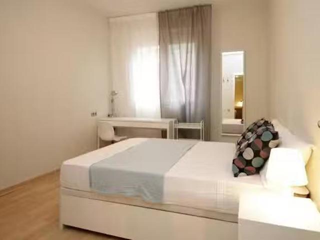 ¡Oferta! Habitación en Carrer de Caballero, Les Corts