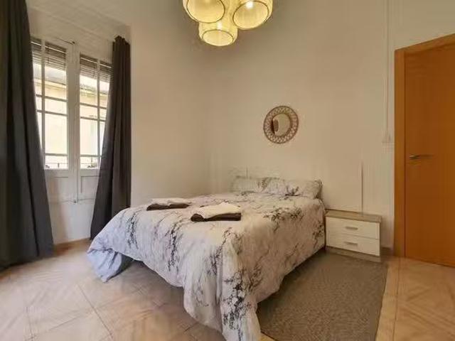 ¡Oferta! Habitación en Carrer de Balmes, Ciutat Vella