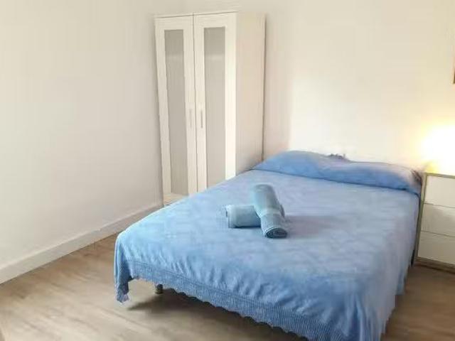 Encantador Habitación en Carrer de Berga, Vila de Gràcia