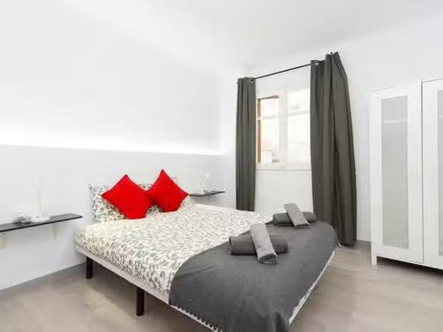 ¡Recién llegado! Habitación en Carrer de Pareto