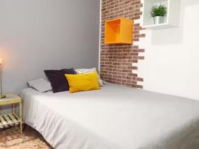 ¡Oferta! Habitación en Carrer de Roger de Llúria