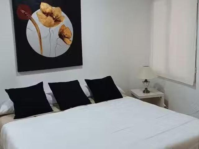 Acogedor Habitación en Carrer del Mestre Clavé, Sant Francesc