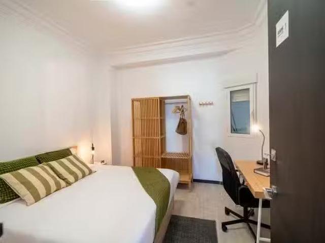 ¡Recién llegado! Habitación en Carrer del Doctor Josep Juan Dó.