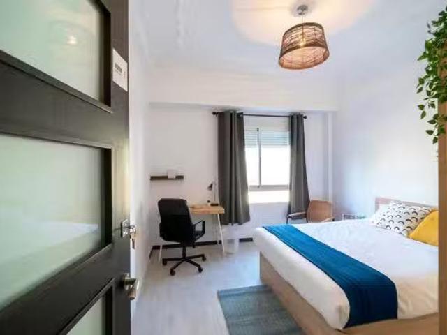 Acogedor Habitación en Carrer del Doctor Josep Juan Dómine