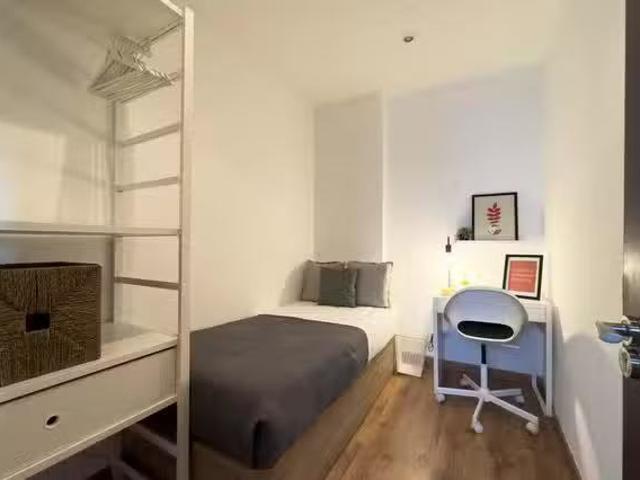 Barato Habitación en Carrer Nou de la Rambla