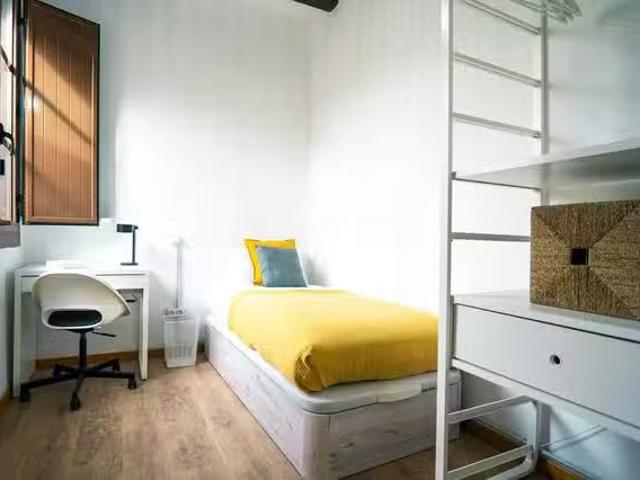 Único Habitación en Carrer Nou de la Rambla