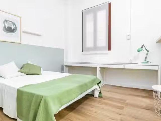 Encantador Habitación en Gran Via del Marqués del Túria
