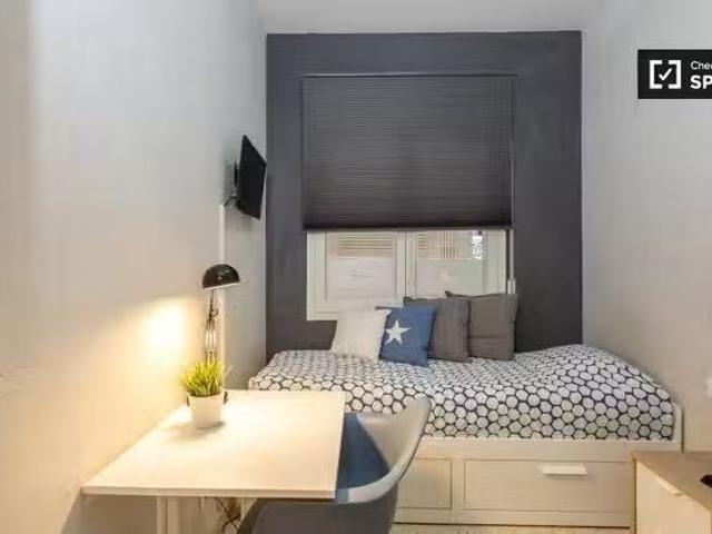 Único Habitación en piso compartido cerca de la Sagrada Famili.