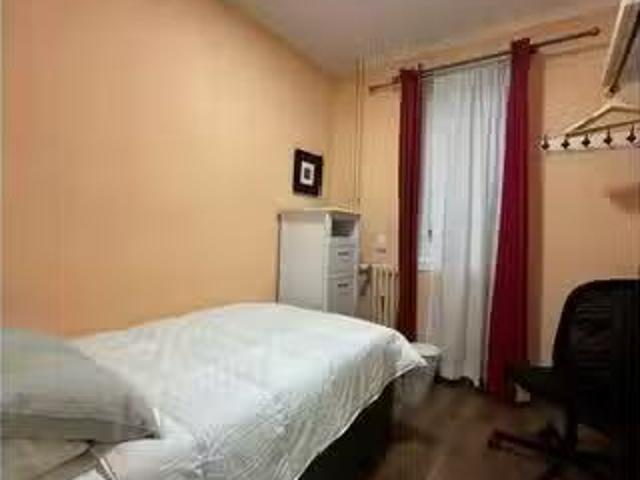Nuevo Habitación en piso compartido de 7 habitaciones en alqui.