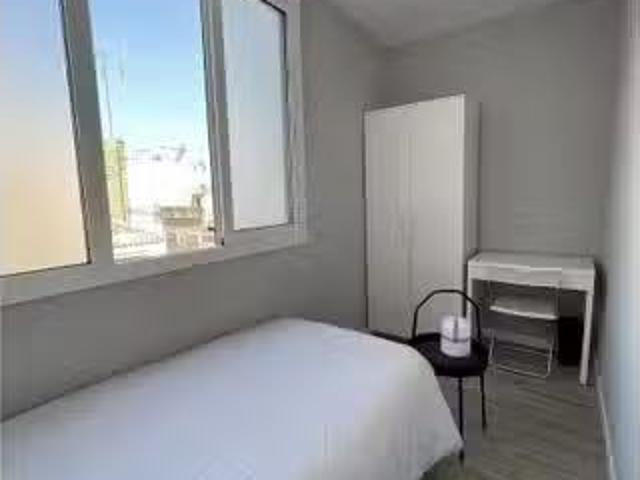 ¡Oferta! Habitación en piso compartido de 4 habitaciones en Co.