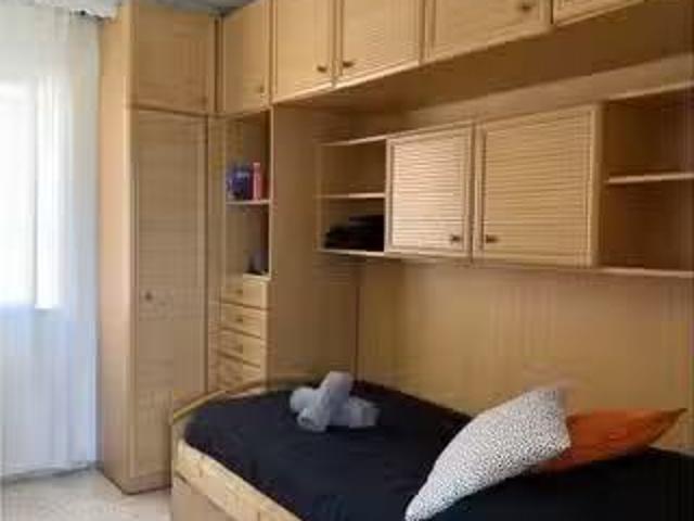 ¡Oferta! Habitación en piso compartido de 5 habitaciones, La T.