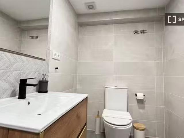 Acogedor Habitación en piso compartido en Palacio, Madrid