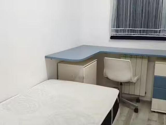 ¡Recién llegado! Habitación en Rambla del Celler