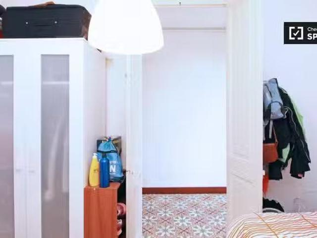 Único Habitación interior en apartamento de 5 dormitorios en G.