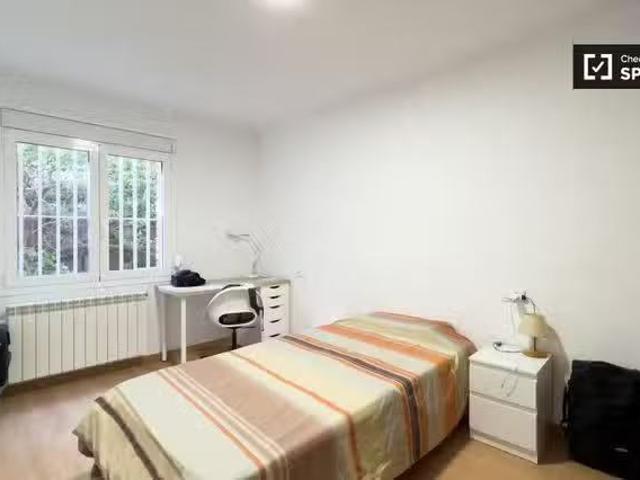 ¡Recién llegado! Se alquila habitación en apartamento de 3 dor.