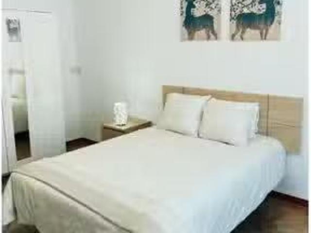 Bonito Se alquila habitación en apartamento de 7 dormitorios e.