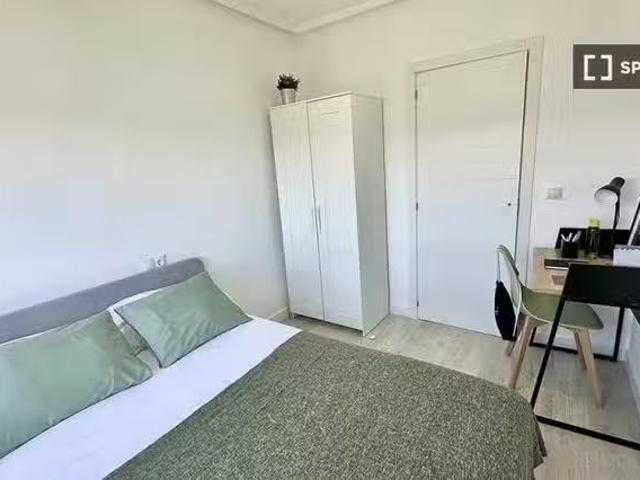 Encantador Se alquila habitación en coliving de 10 habitacione.